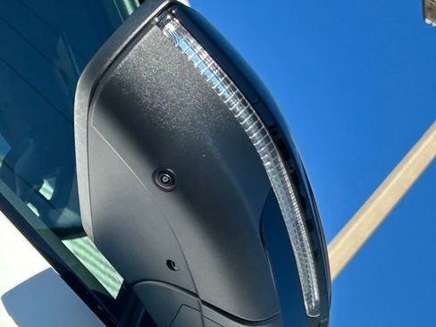 Used 2025 Audi SQ5 Premium Plus w/ Premium Plus Package image 46