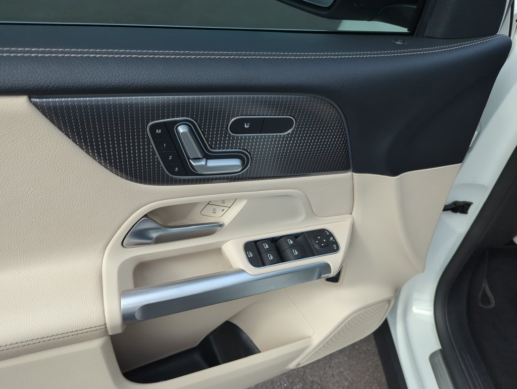 Used 2021 Mercedes-Benz GLB 250 image 19