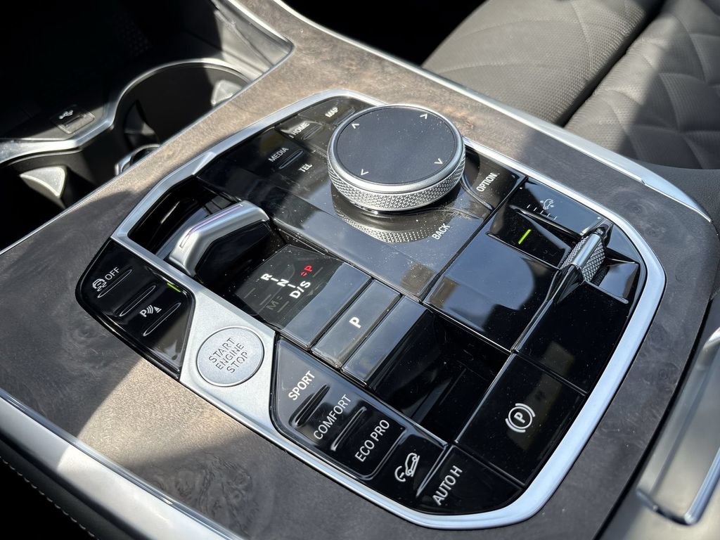 Used 2027 BMW X7 xDrive40i w/ M Sport Package AWD/4WD image 23