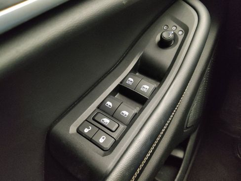 Used 2021 Jeep Grand Cherokee L Limited AWD/4WD image 27