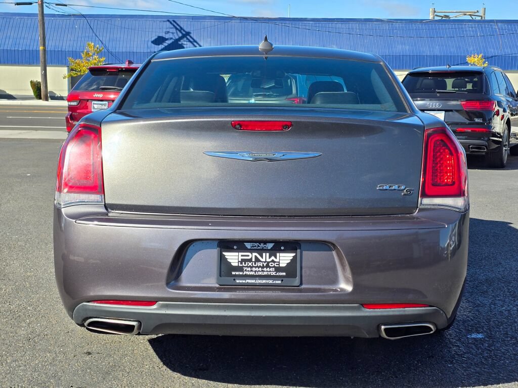 Used 2019 Chrysler 300 S RWD image 7