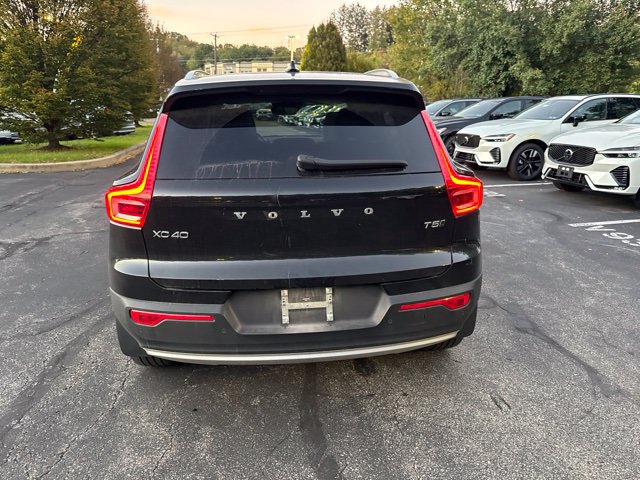 Used 2021 Volvo XC40 T5 Momentum w/ Premium Package AWD/4WD image 4