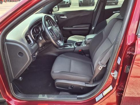 Used 2017 Dodge Charger SXT image 24
