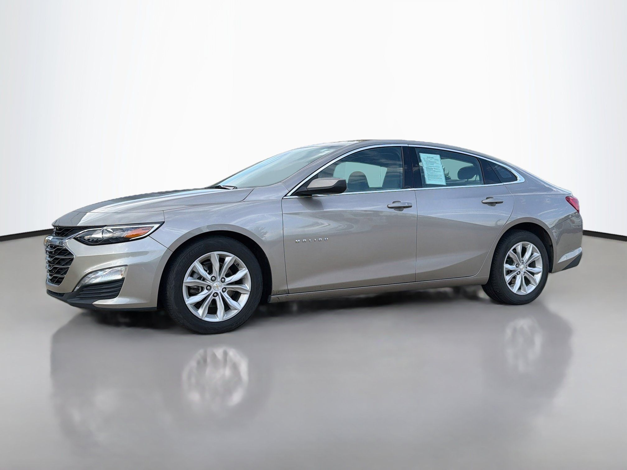 Used 2024 Chevrolet Malibu LT FWD image 3
