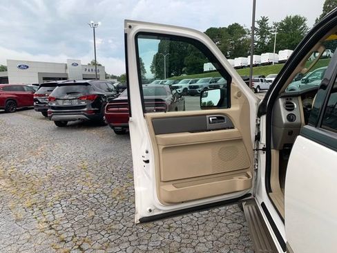 Used 2014 Ford Expedition EL XLT w/ Equipment Group 202A AWD/4WD image 23