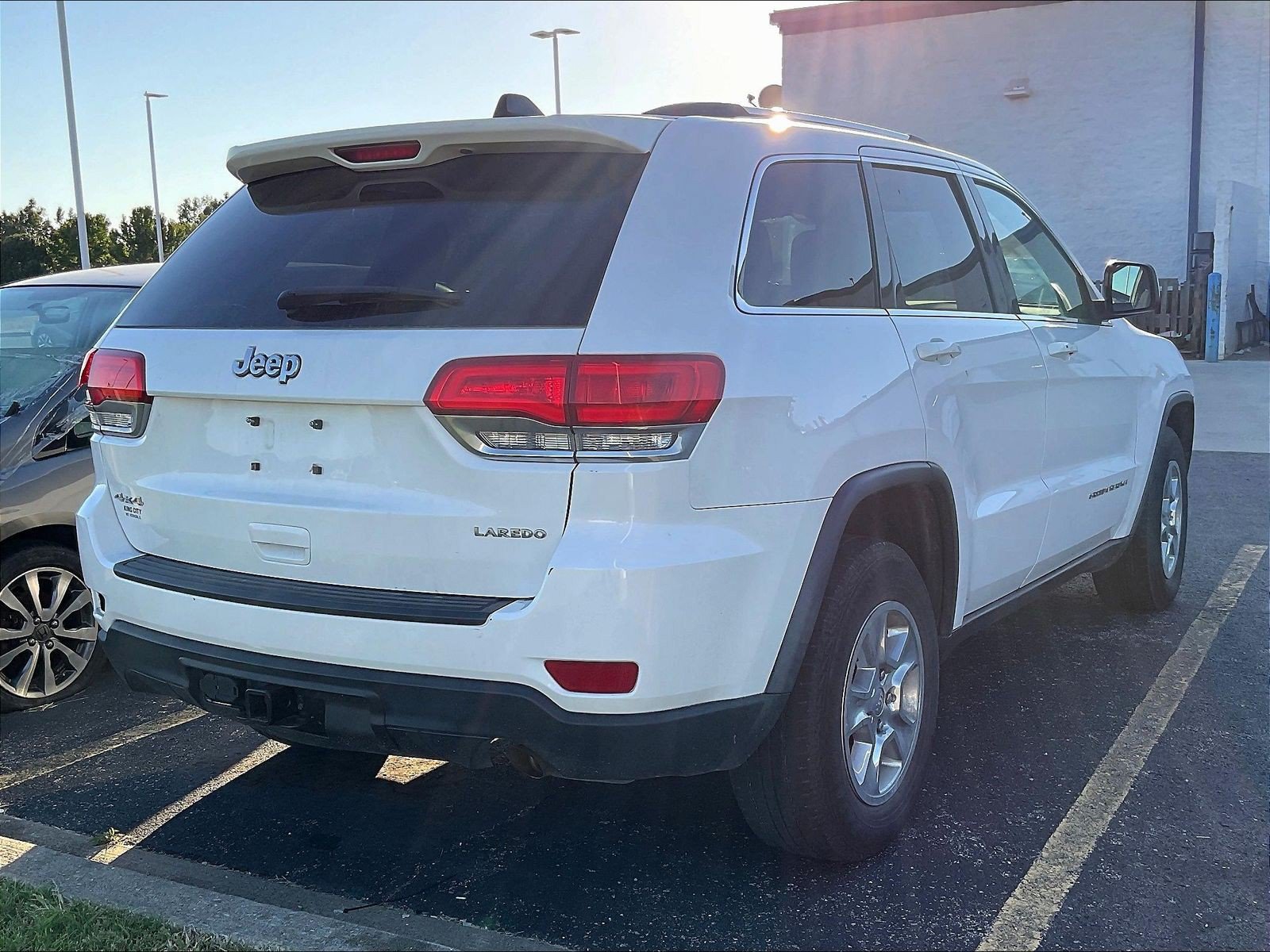 Used 2015 Jeep Grand Cherokee Laredo w/ Quick Order Package 23E AWD/4WD image 2