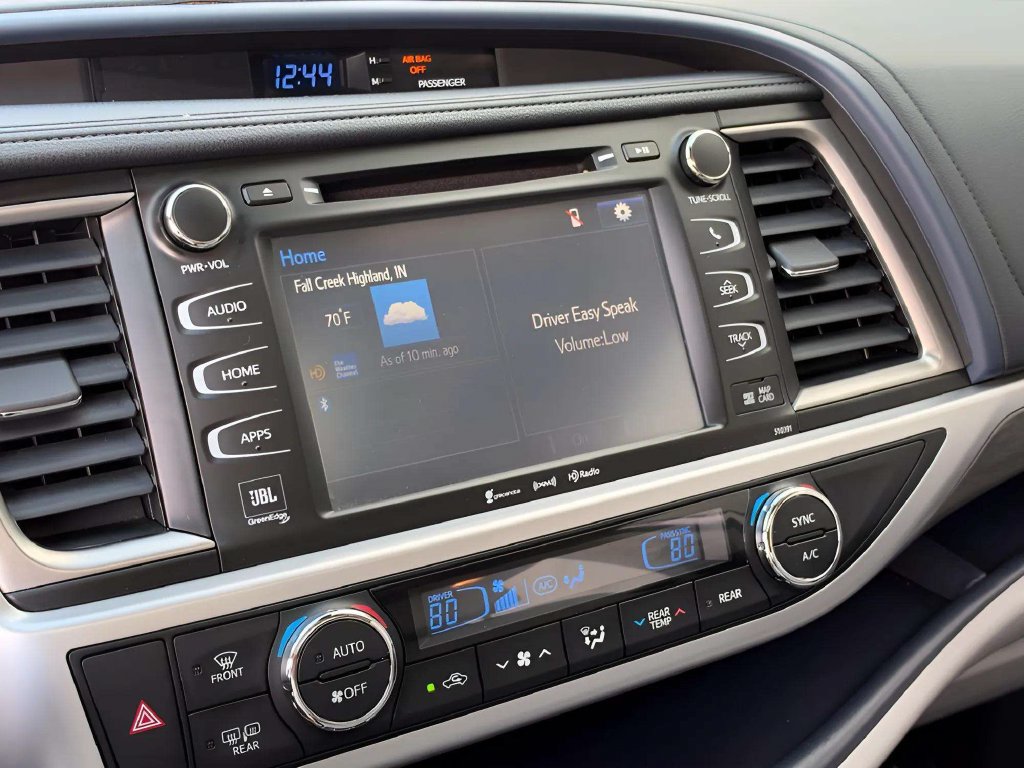 Used 2018 Toyota Highlander Limited AWD/4WD image 22