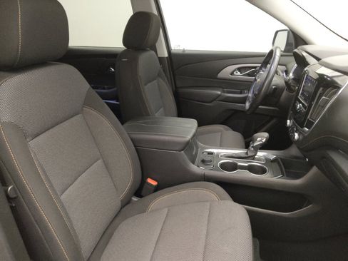 Used 2021 Chevrolet Traverse LT FWD image 21