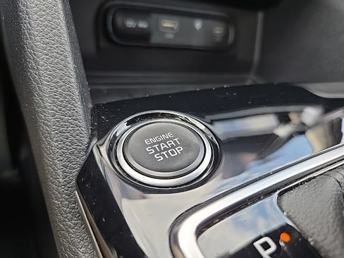 Certified 2025 Kia Sportage SX AWD/4WD image 21
