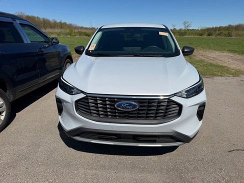 Certified 2025 Ford Escape Active w/ Tech Pack #1 FWD image 2