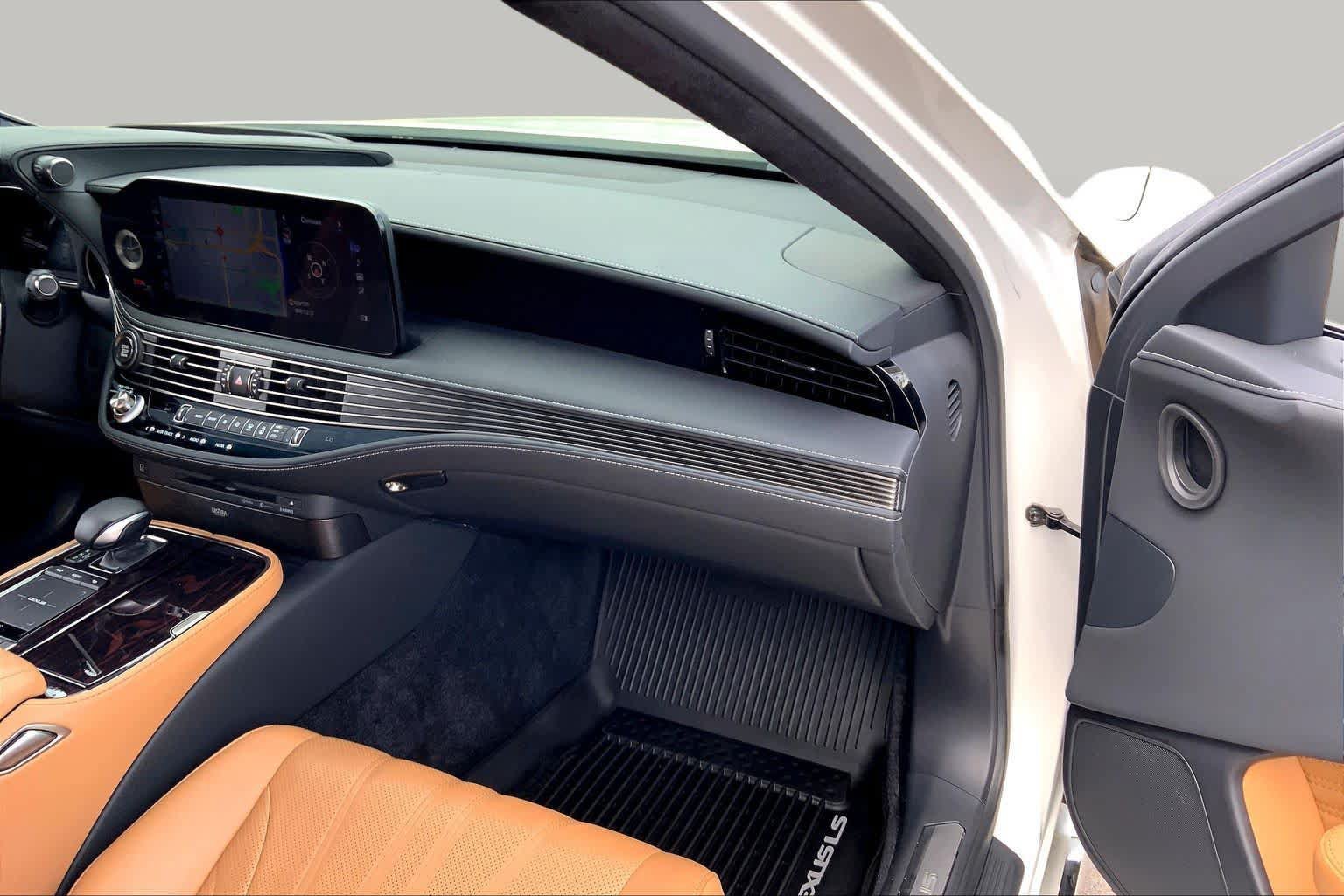Used 2022 Lexus LS 500 w/ Interior Upgrade Package RWD image 18