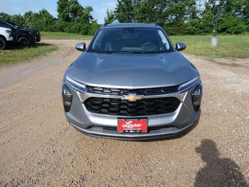 New 2026 Chevrolet Trax LT w/ LT Convenience Package FWD image 10