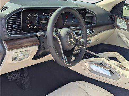 New 2026 Mercedes-Benz GLS 450 4MATIC image 3