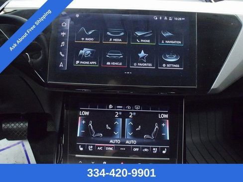 Used 2021 Audi e-tron Premium Plus w/ Premium Plus Package image 32