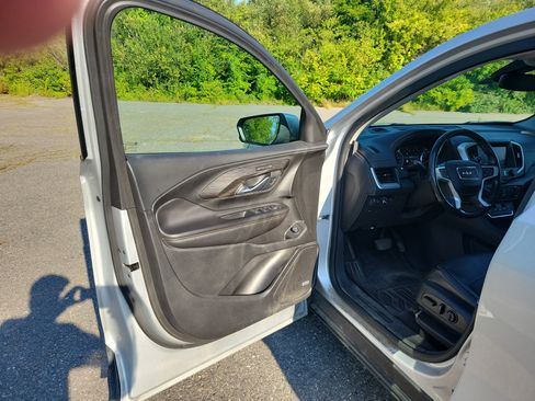 Used 2020 GMC Terrain SLT w/ Preferred Package AWD/4WD image 11