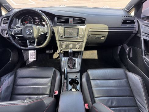 Used 2015 Volkswagen GTI SE image 19