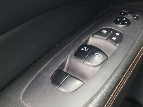 Used 2019 Nissan Pathfinder SL AWD/4WD image 27