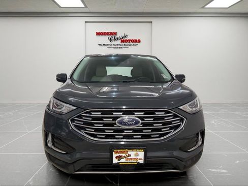 Used 2021 Ford Edge Titanium image 2