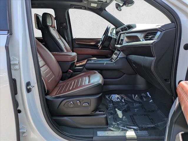 Used 2023 GMC Yukon XL Denali Ultimate AWD/4WD image 25