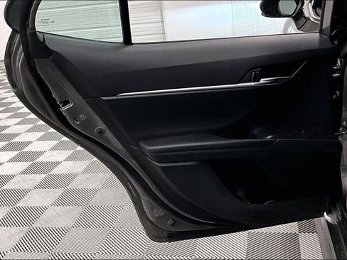 Used 2024 Toyota Camry SE image 22