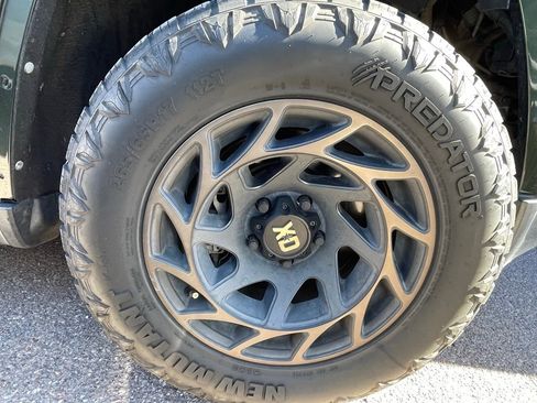 Used 2011 Jeep Grand Cherokee Overland image 4