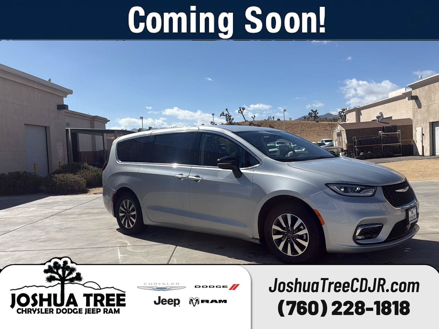 Used 2024 Chrysler Pacifica Limited FWD image 1