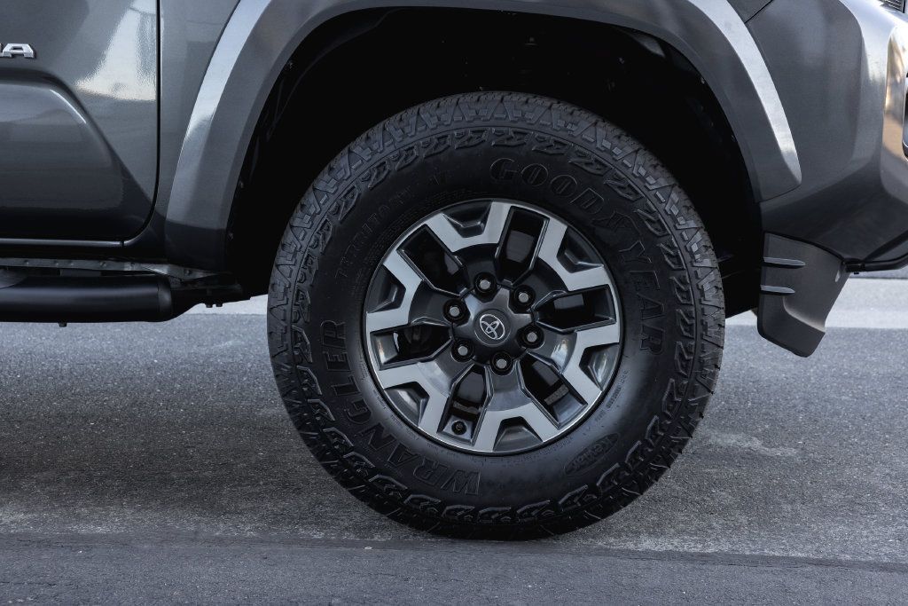 Used 2019 Toyota Tacoma SR5 RWD image 4