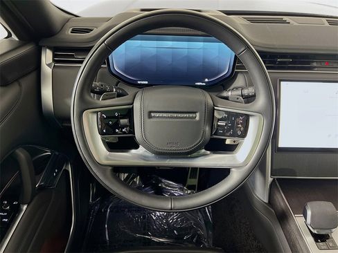 Used 2025 Land Rover Range Rover Long Wheelbase SE image 11