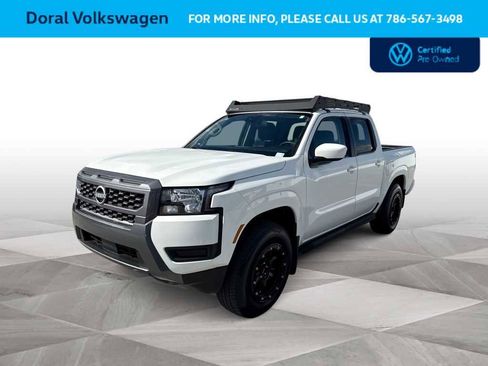 Used 2025 Nissan Frontier SV image 1