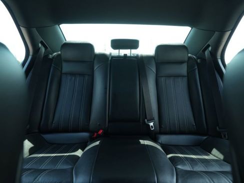 Used 2018 Chrysler 300 S AWD/4WD image 32