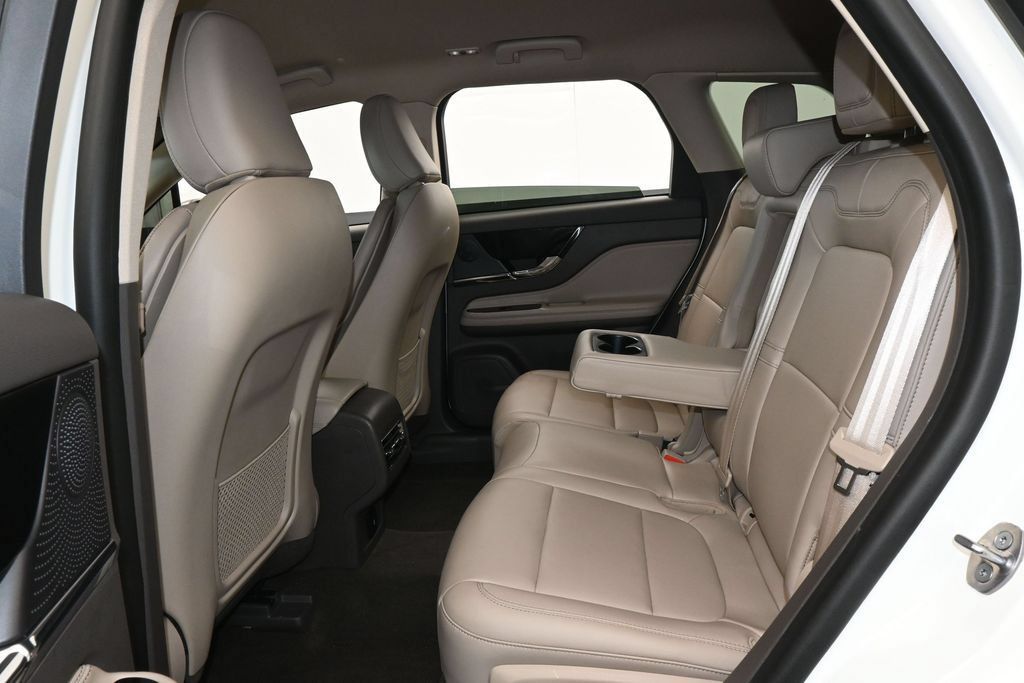 Used 2023 Lincoln Corsair FWD image 31