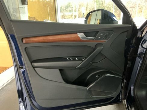 Used 2022 Audi Q5 2.0T Premium w/ Convenience Package image 35