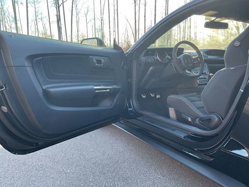 Used 2016 Ford Mustang Shelby GT350 w/ Track Package RWD image 36