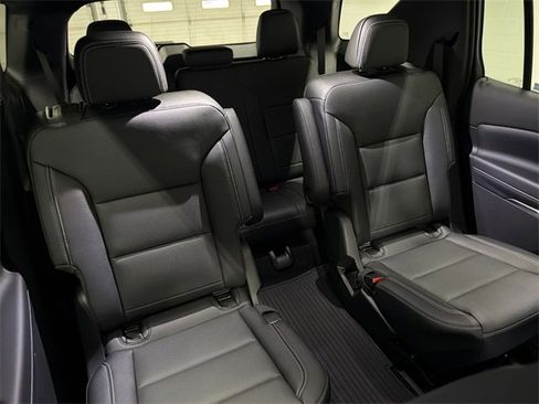 New 2026 Chevrolet Traverse LT w/ Sun and Wheel Package image 18