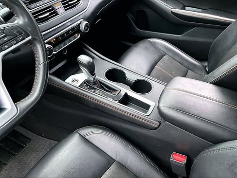 Used 2022 Nissan Altima 2.0 SR image 13