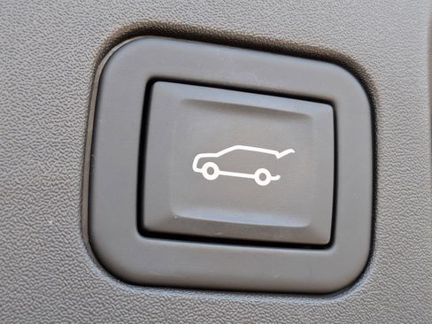 Certified 2023 Buick Envision Avenir FWD image 17