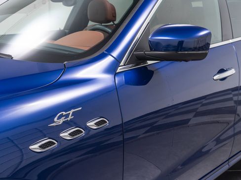 Used 2022 Maserati Levante GT image 33