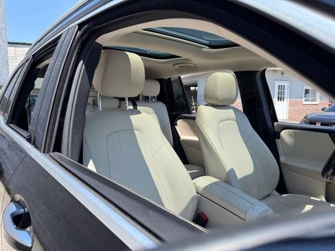 Used 2022 Mercedes-Benz GLB 250 4MATIC image 10