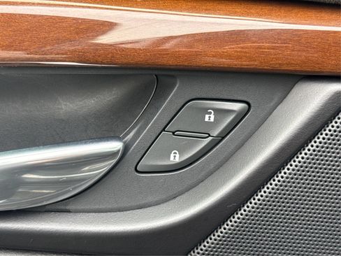 Used 2020 Cadillac Escalade Luxury AWD/4WD image 34
