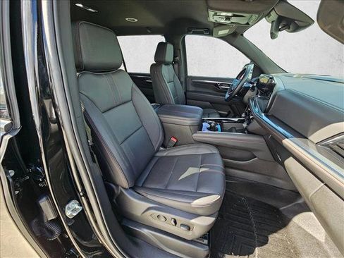 Used 2025 Chevrolet Suburban RST w/ Comfort Package RWD image 22