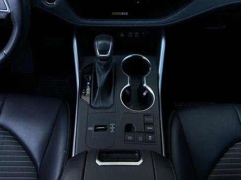 Used 2023 Toyota Highlander XSE image 16