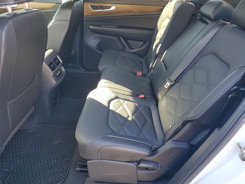 Used 2024 Volkswagen Atlas SE image 21