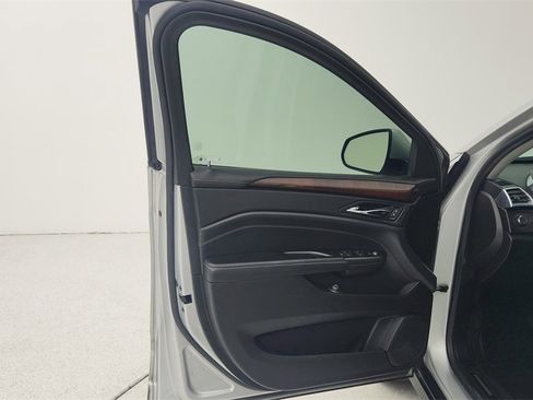 Used 2012 Cadillac SRX Luxury image 20