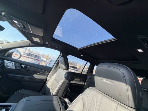 New 2026 Buick Enclave Avenir w/ Super Cruise Package FWD image 18