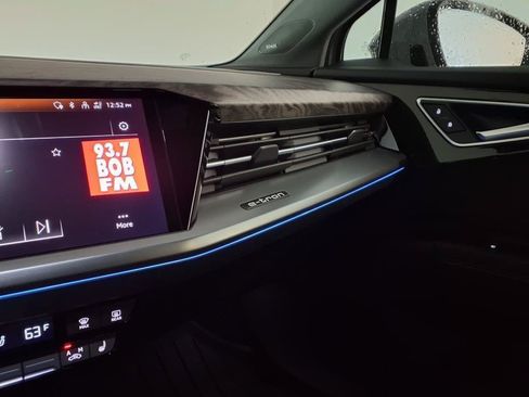 New 2025 Audi Q4 e-tron Premium Plus AWD/4WD image 23