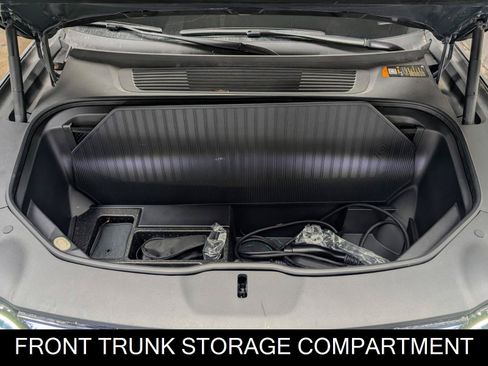 Used 2025 Rivian R1S Adventure AWD/4WD image 12