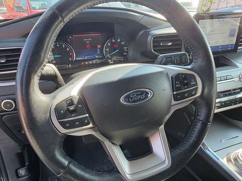 Used 2023 Ford Explorer XLT w/ Equipment Group 202A AWD/4WD image 12