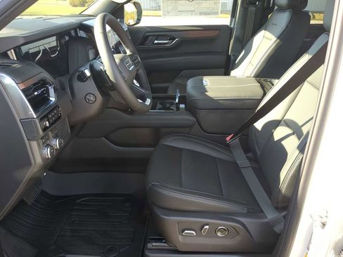 New 2026 GMC Yukon Denali w/ Sun & Power Step Package image 14