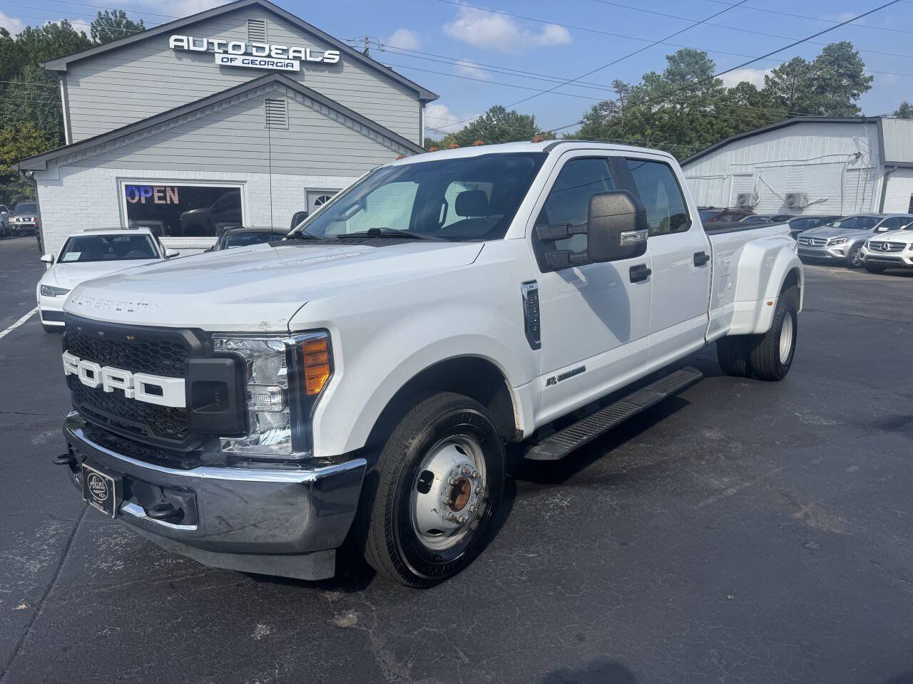 Used 2017 Ford F350 XL w/ Power Equipment Group RWD image 1
