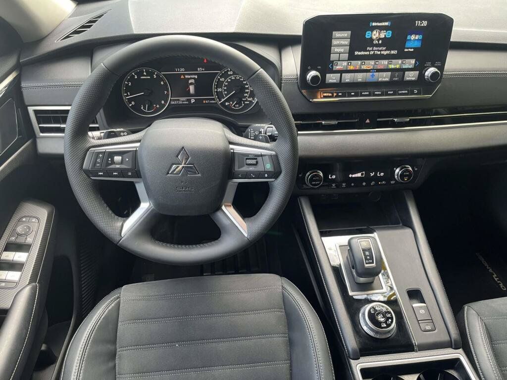 Used 2022 Mitsubishi Outlander SE AWD/4WD image 2